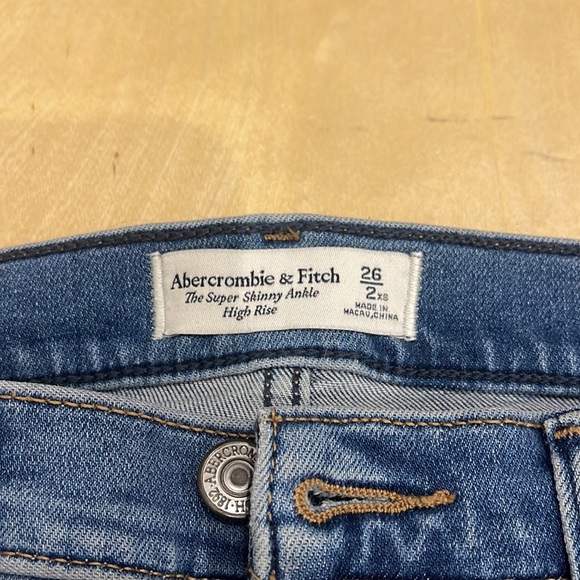 Abercrombie & Fitch “The super skinny ankle high rise” jeans - Picture 5 of 5